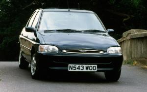 Ford Escort Ghia Saloon (UK) '1995